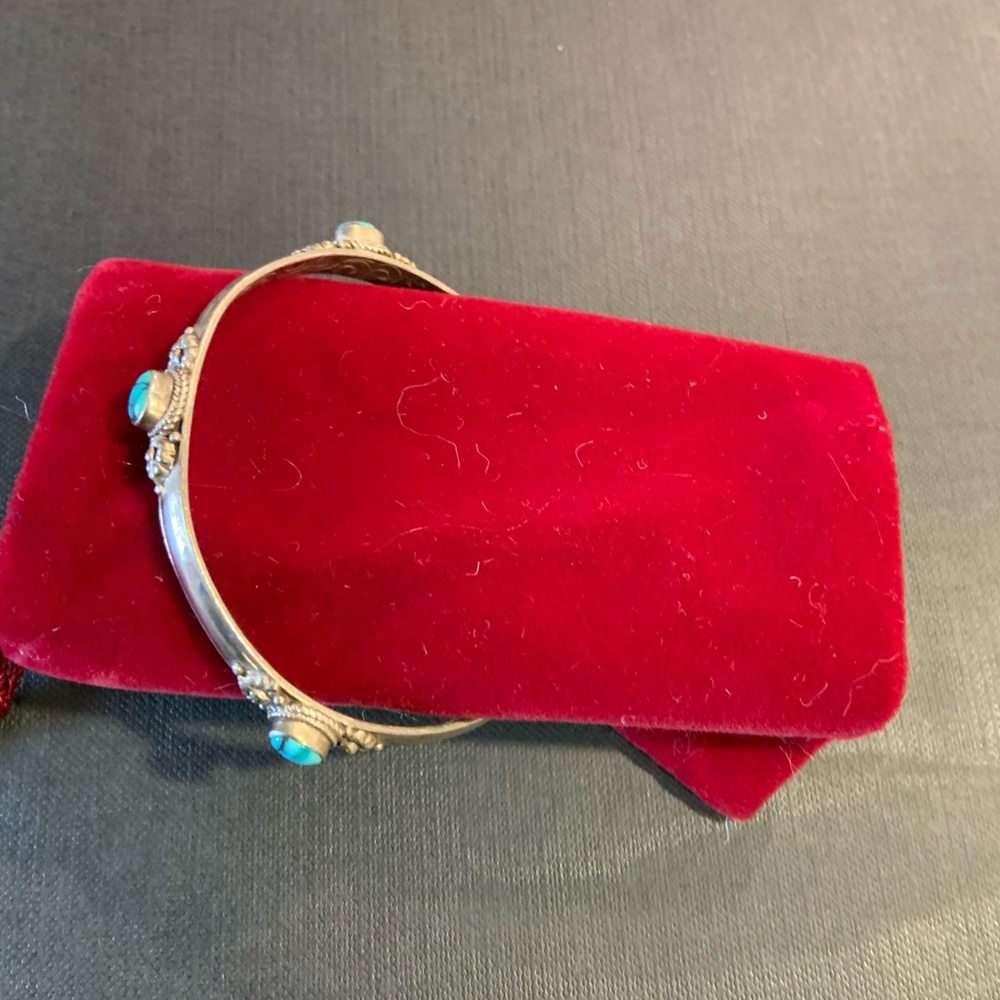 Cuff bangle